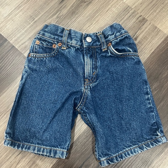 Levi’s Shorts - Picture 1 of 3